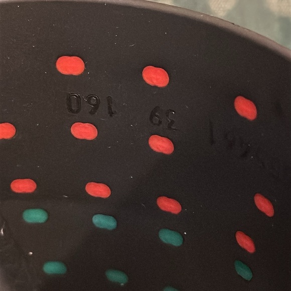 Gucci slides new in box - Picture 8 of 9